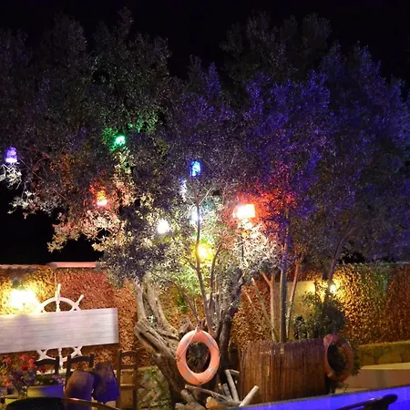 Oscar Bed & Breakfast 2*